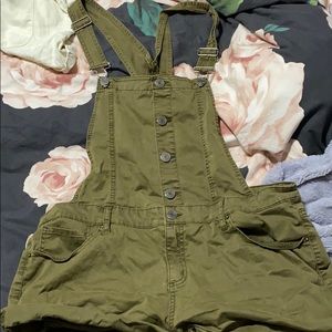 Overall shorts
